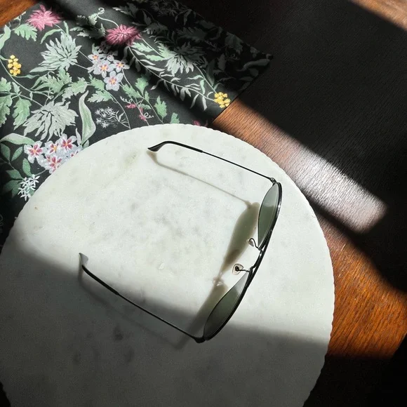 Ray Ban Large Aviator Sunglasses with G15 Lenses - Picture 6 of 9